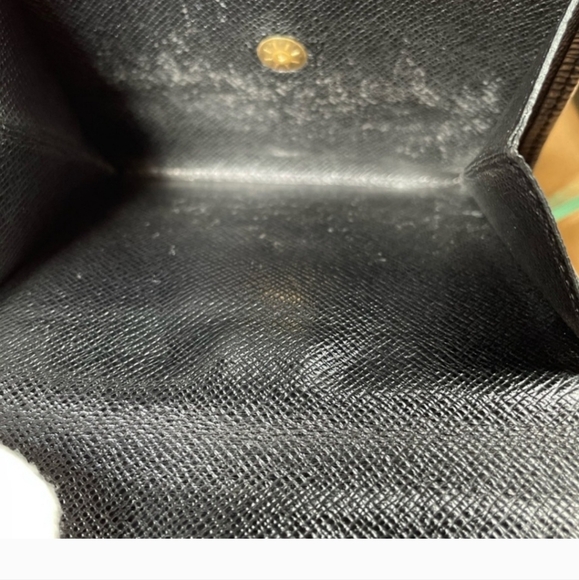 Louis Vuitton Epi Matte Leather Elise bi fold wallet in black. - Picture 11 of 11